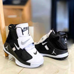 Botas Jordan Cierre Mágico! Deportivo, ajuste rápido y máxima comodidad.Envío Gratis Pago al recibir -